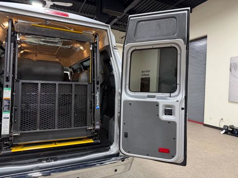 Used 2014 Ford E-250 and Econoline 250 Extended w/ Power Group image 46