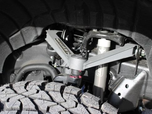 Used 2025 GMC Sierra 2500 AT4 w/ AT4 Premium Plus Package AWD/4WD image 29