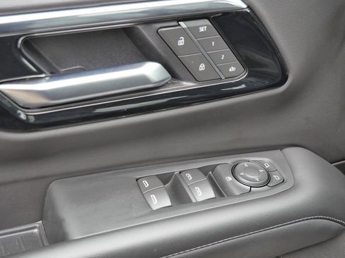 Used 2025 Chevrolet Suburban Z71 AWD/4WD image 37