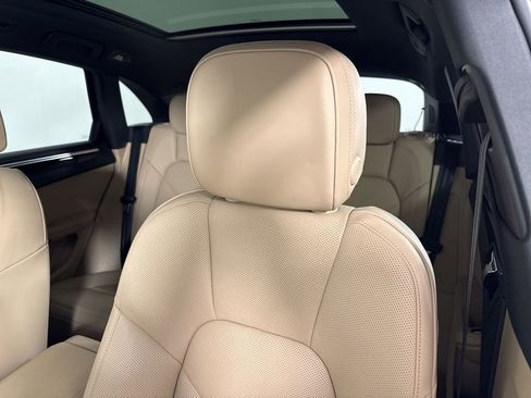 Certified 2025 Porsche Macan image 41