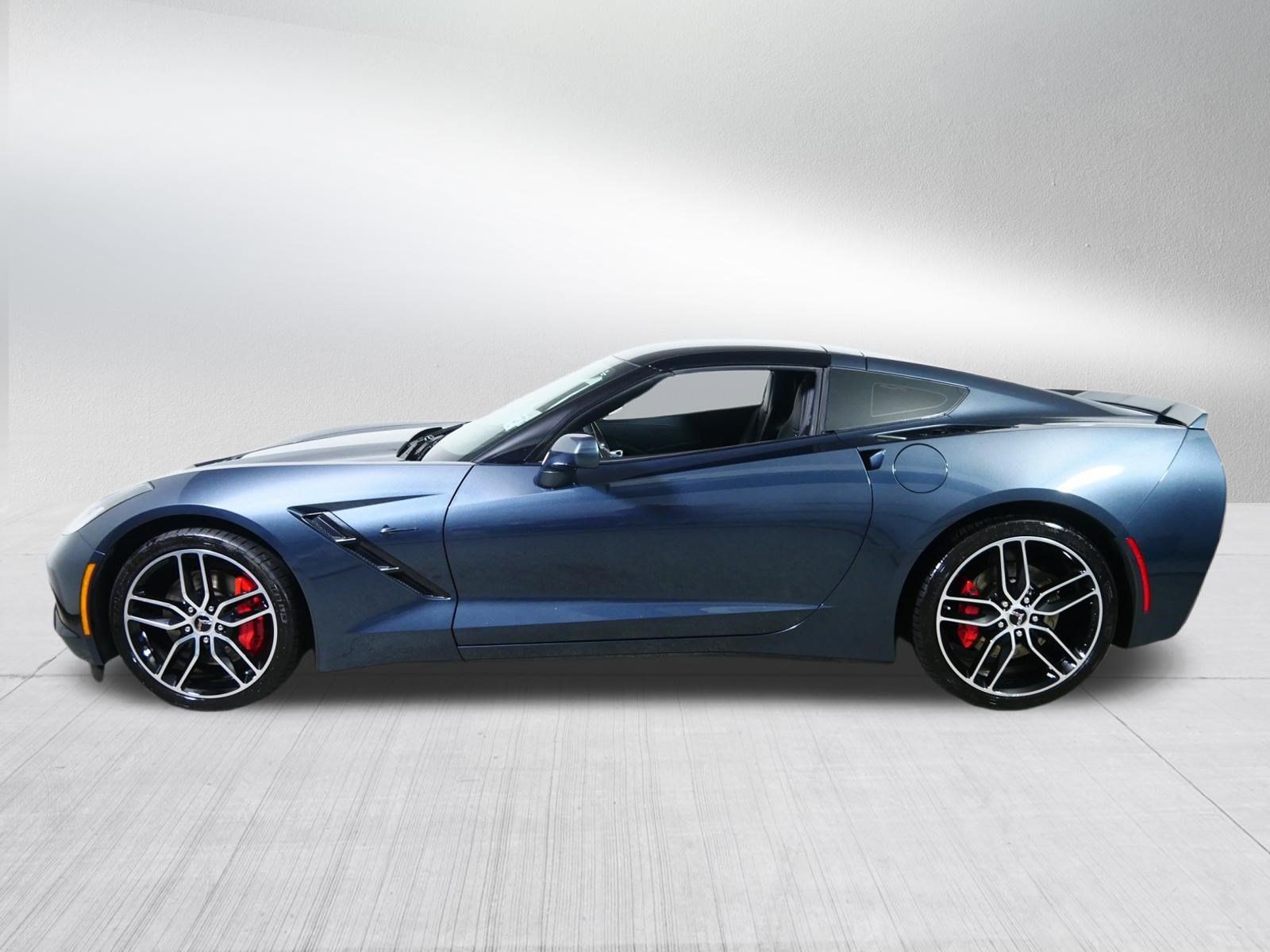 Used 2019 Chevrolet Corvette Stingray Coupe RWD image 4