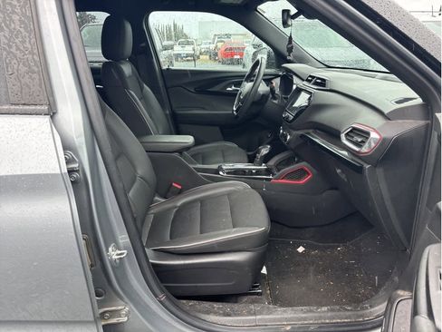 Used 2023 Chevrolet TrailBlazer RS w/ Sun and Liftgate Package image 14