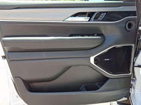New 2026 Jeep Grand Wagoneer Limited AWD/4WD image 8