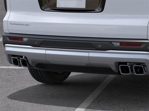New 2026 Chevrolet Traverse LT w/ Driver Confidence Package image 14
