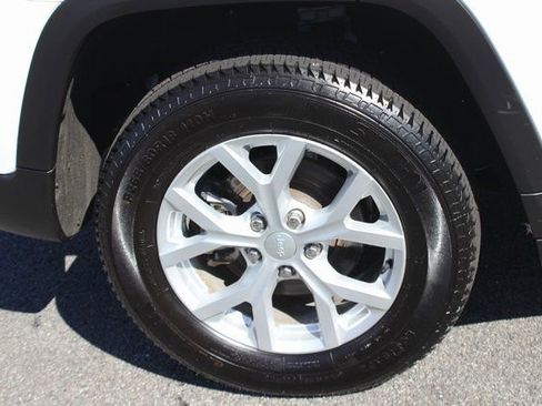 Used 2024 Jeep Grand Cherokee Limited image 33