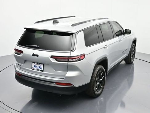 New 2026 Jeep Grand Cherokee L 4WD image 34