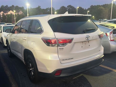 Used 2016 Toyota Highlander XLE image 10
