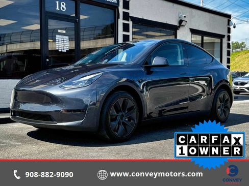 Used 2024 Tesla Model Y Long Range RWD image 1