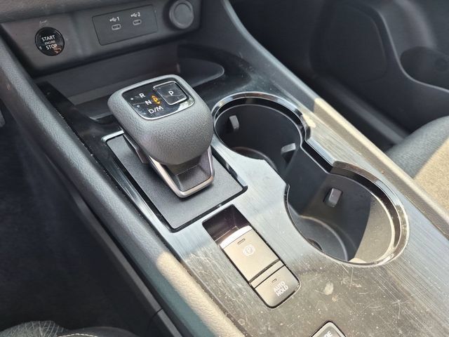 Used 2025 Nissan Rogue SV FWD image 25