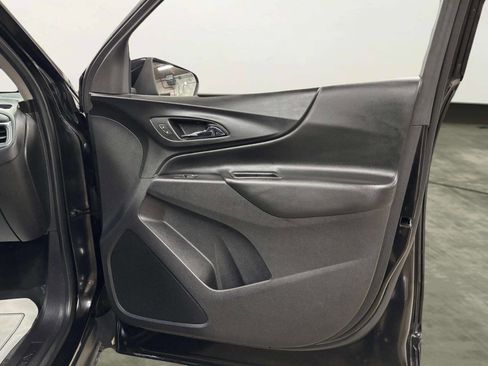 Used 2019 Chevrolet Equinox LT w/ Sun & Navigation Package image 19