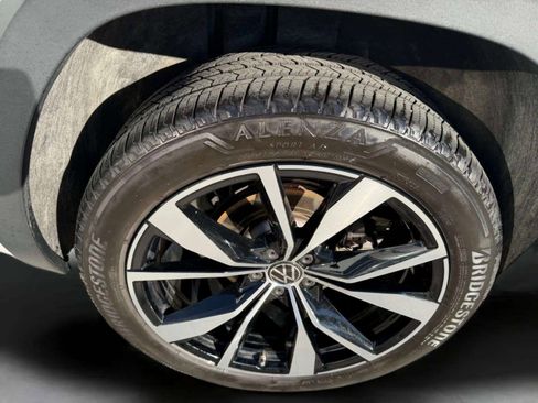 Used 2024 Volkswagen Atlas Cross Sport SEL Premium R-Line image 49