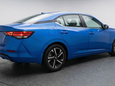 Used 2025 Nissan Sentra SV image 9