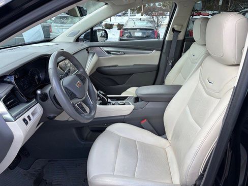 Certified 2022 Cadillac XT5 Premium Luxury image 10