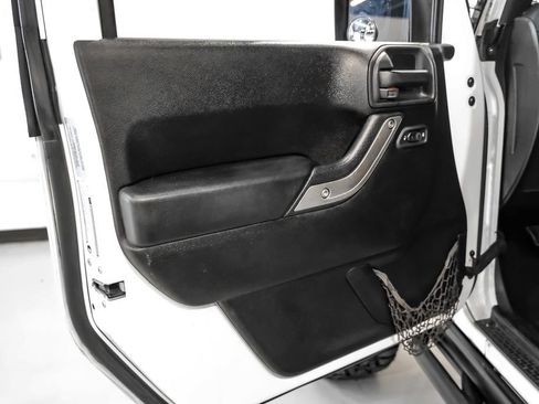 Used 2015 Jeep Wrangler Sport w/ Quick Order Package 24S AWD/4WD image 32