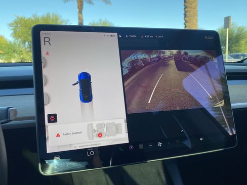 Used 2021 Tesla Model Y Long Range image 22