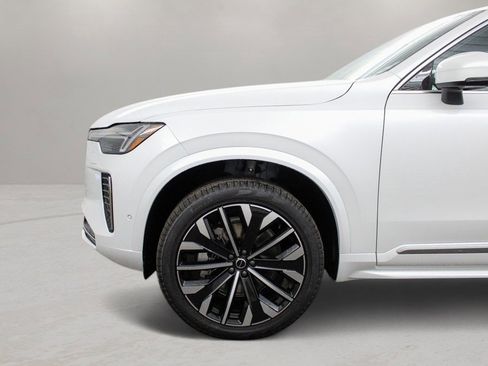 New 2026 Volvo XC90 B5 Plus image 31