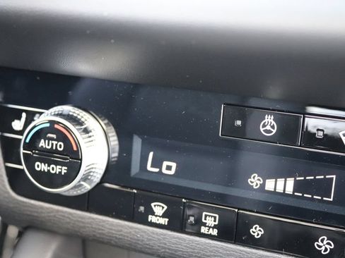 New 2026 Mitsubishi Outlander SE AWD/4WD image 6