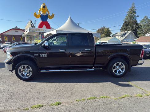 Used 2013 RAM 1500 Laramie w/ Convenience Group image 2