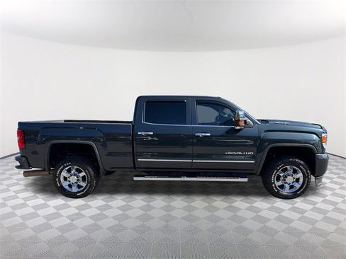 Used 2018 GMC Sierra 3500 Denali w/ Duramax Plus Package image 4