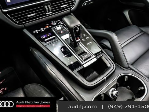 Used 2022 Porsche Cayenne Platinum Edition image 6