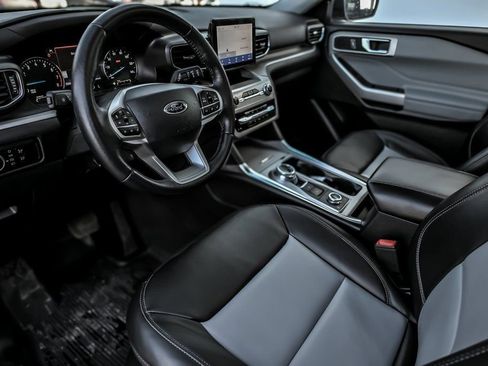Used 2023 Ford Explorer XLT w/ Equipment Group 202A image 13