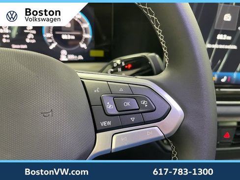 New 2026 Volkswagen Tiguan SE image 17