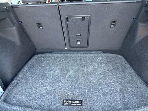 Used 2022 Volkswagen Taos SE w/ Panoramic Sunroof Package image 34