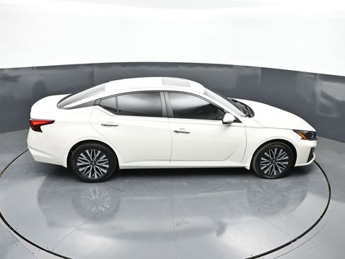 Used 2024 Nissan Altima 2.5 SV w/ SV Premium Package AWD/4WD image 33