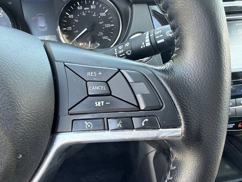 Used 2022 Nissan Rogue Sport SV AWD/4WD image 18