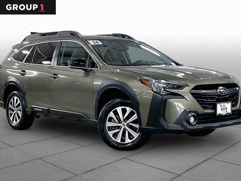Used 2024 Subaru Outback Premium AWD/4WD image 3