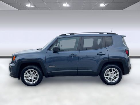 Used 2022 Jeep Renegade Latitude image 2