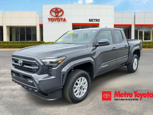 Used 2025 Toyota Tacoma SR5 image 1