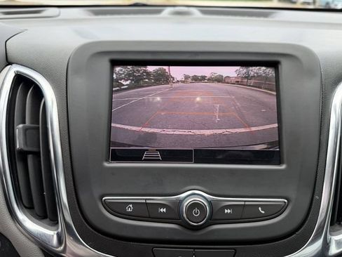 Used 2024 Chevrolet Equinox LS FWD image 19