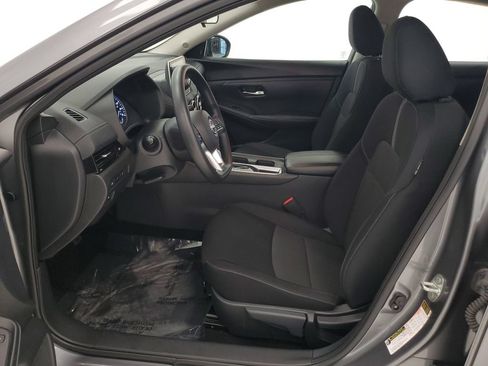 Used 2024 Nissan Sentra SV FWD image 12