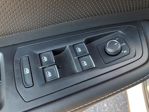 New 2026 Volkswagen Atlas Cross Sport SE image 10