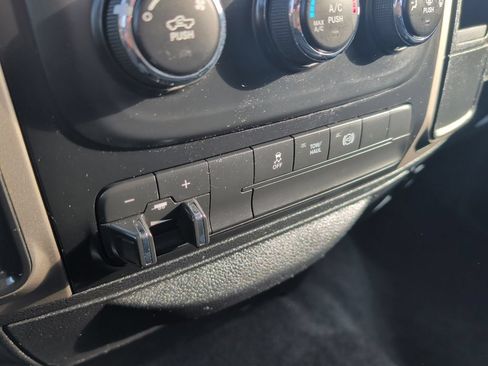 Used 2017 RAM 2500 SLT AWD/4WD image 14