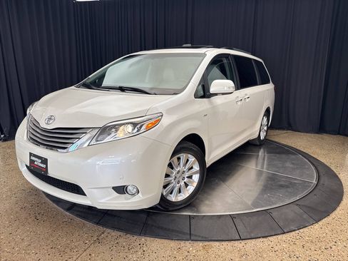Used 2016 Toyota Sienna Limited AWD/4WD image 2