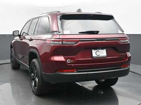 New 2025 Jeep Grand Cherokee Limited w/ Luxury Tech Group II image 4