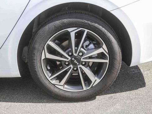 Used 2024 Kia Forte LXS image 12