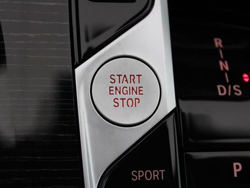 New 2026 BMW X5 xDrive40i w/ M Sport Package AWD/4WD image 22
