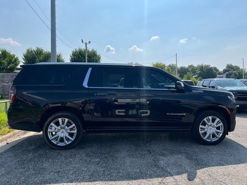 Used 2021 Chevrolet Suburban High Country w/ Premium Package AWD/4WD image 2