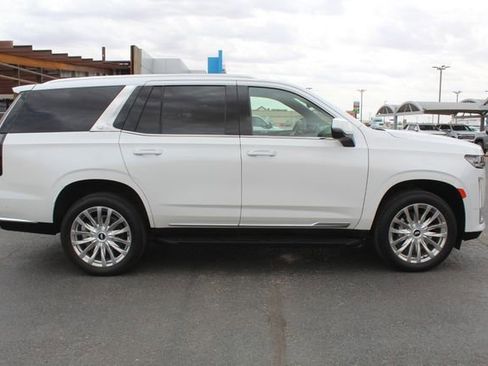Used 2022 Cadillac Escalade Premium Luxury w/ LPO, Floor Liner Package AWD/4WD image 2