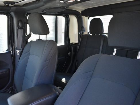 Used 2022 Jeep Gladiator Sport image 10