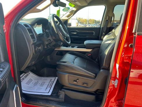 Used 2022 RAM 3500 Laramie image 13