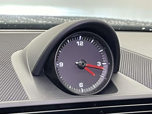 Used 2022 Porsche Panamera 4 Platinum Edition image 28