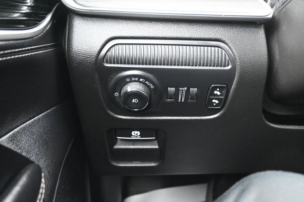 Used 2024 Jeep Wagoneer L Series II w/ Flexible Seating Group AWD/4WD image 18