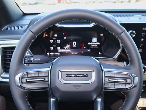 New 2026 GMC Canyon Denali image 19