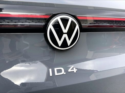Certified 2023 Volkswagen ID.4 Pro image 29