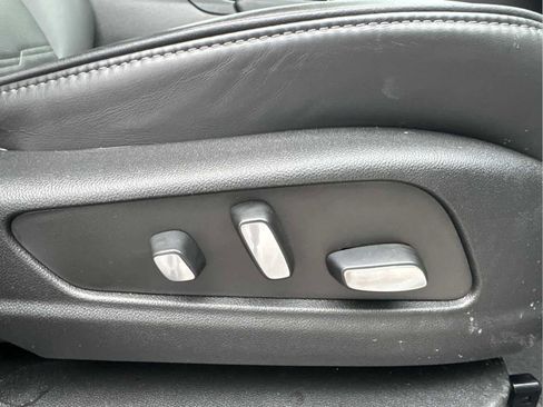 Used 2023 Cadillac XT5 Premium Luxury image 16