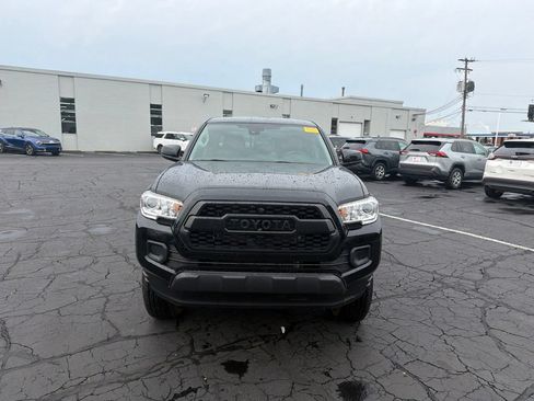 Used 2022 Toyota Tacoma SR AWD/4WD image 3
